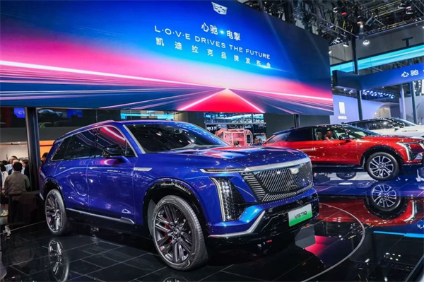 在“主場(chǎng)”，當(dāng)“主角”！上汽集團(tuán)盛裝出席上海車展