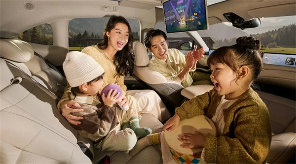 升艙不加價(jià)！“滿配SUV”全新智己LS6劇院版上市，權(quán)益價(jià)21.99萬~28.29萬元